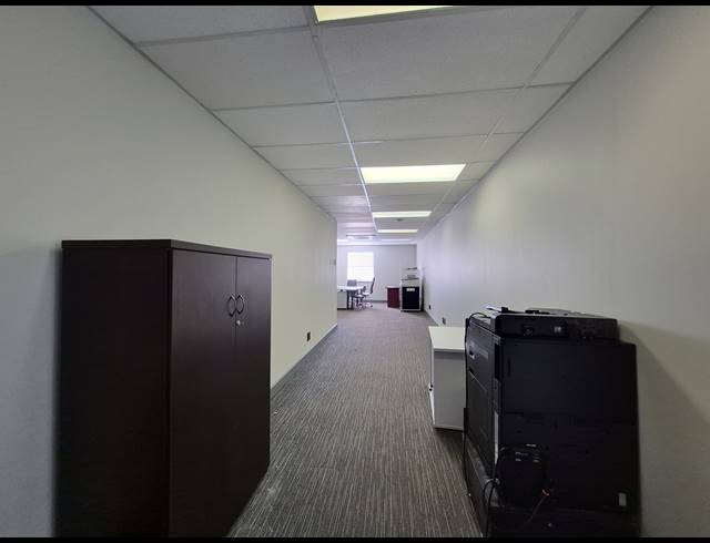 54M² OFFICE TO LET IN DUNKELD WEST